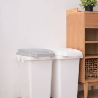 非公開: 抗菌ペール　防臭　33JS RSD-74 ゴミ箱 ダストボックス 蓋つき 東谷